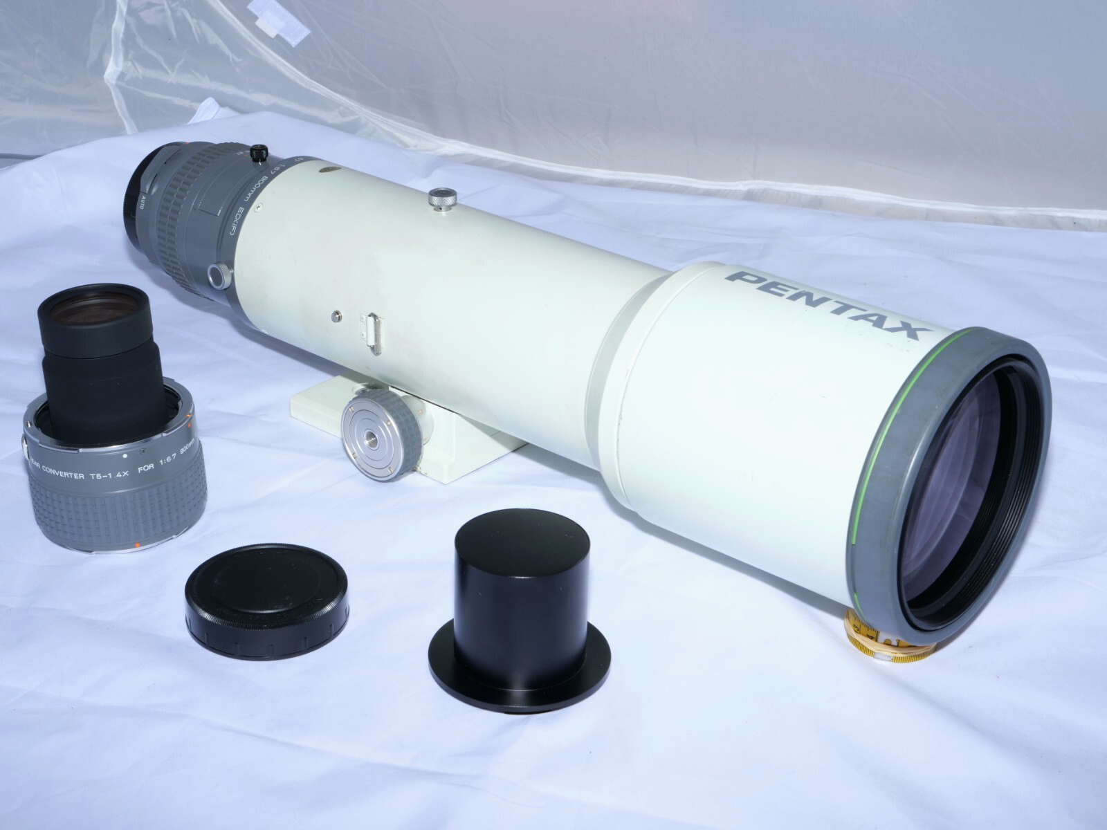 Pentax 67 SMC Pentax-M* 800 f6.7 ED IF telephoto lens. Pentax 1.4x