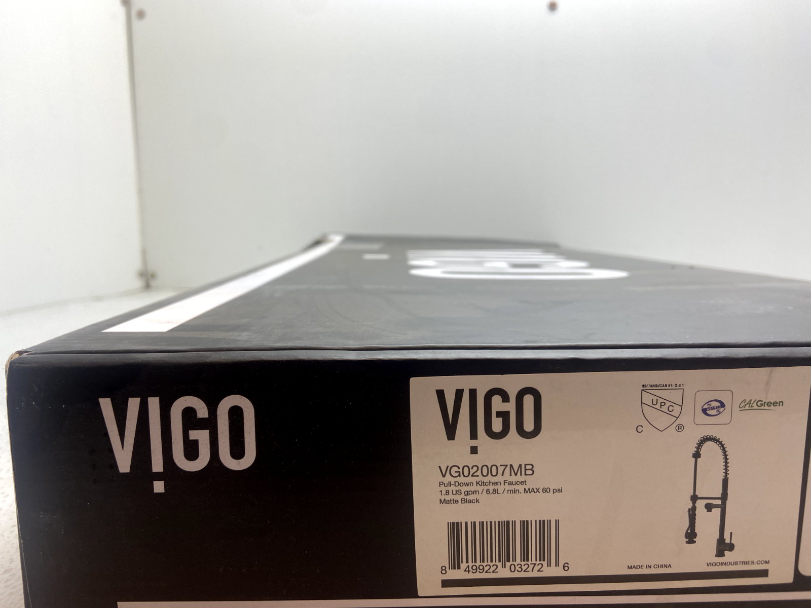 ​VIGO VG02007MB Zurich 1-Handle Pull-Down Sprayer Kitchen Faucet in Matte Black