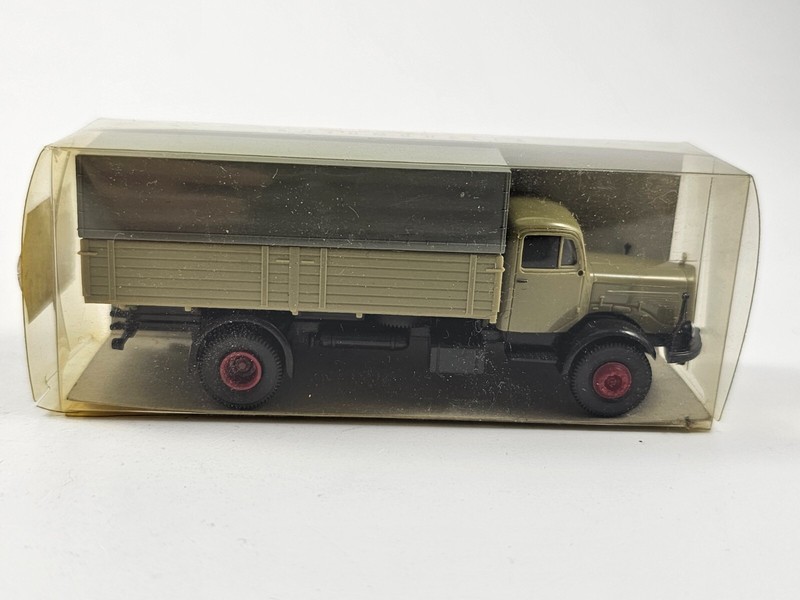 Brekina Modellauto 1:87 H0 Mercedes-Benz L325 Nr. 44301