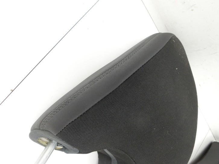 Volvo V60 D4 10-13 Kopfstütze Rechts oder Links Hinten Volvo V60 D4 10-13 24.03.2011 gebraucht Vorschau 2