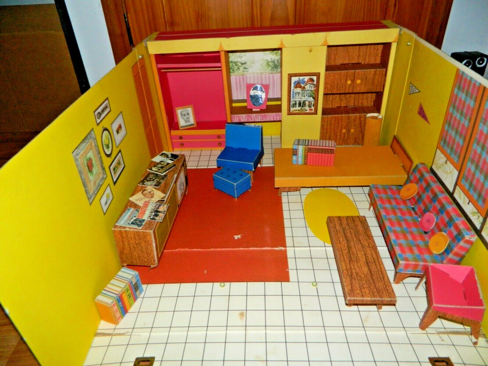 Mattel Vintage Original 1962 Cardboard Barbie Dream House Mattel Vintage Original 1962 Cardboard Barbie Dream House