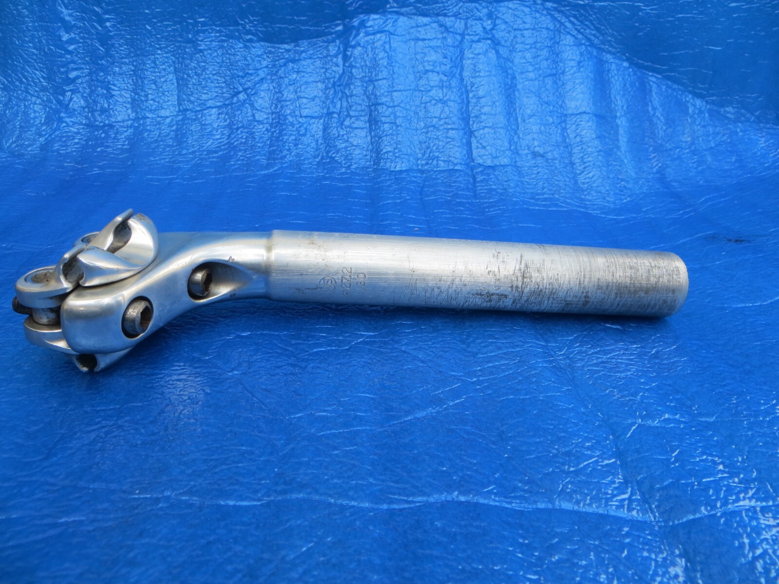 日東　ＮＪ－ＳＰ７２　２７．０ｍｍ／Ｗ３０ｍｍ－２5０ｍｍ　＃０８６４０ Nitto NJSP72 Jaguar seatpost | Retrogression