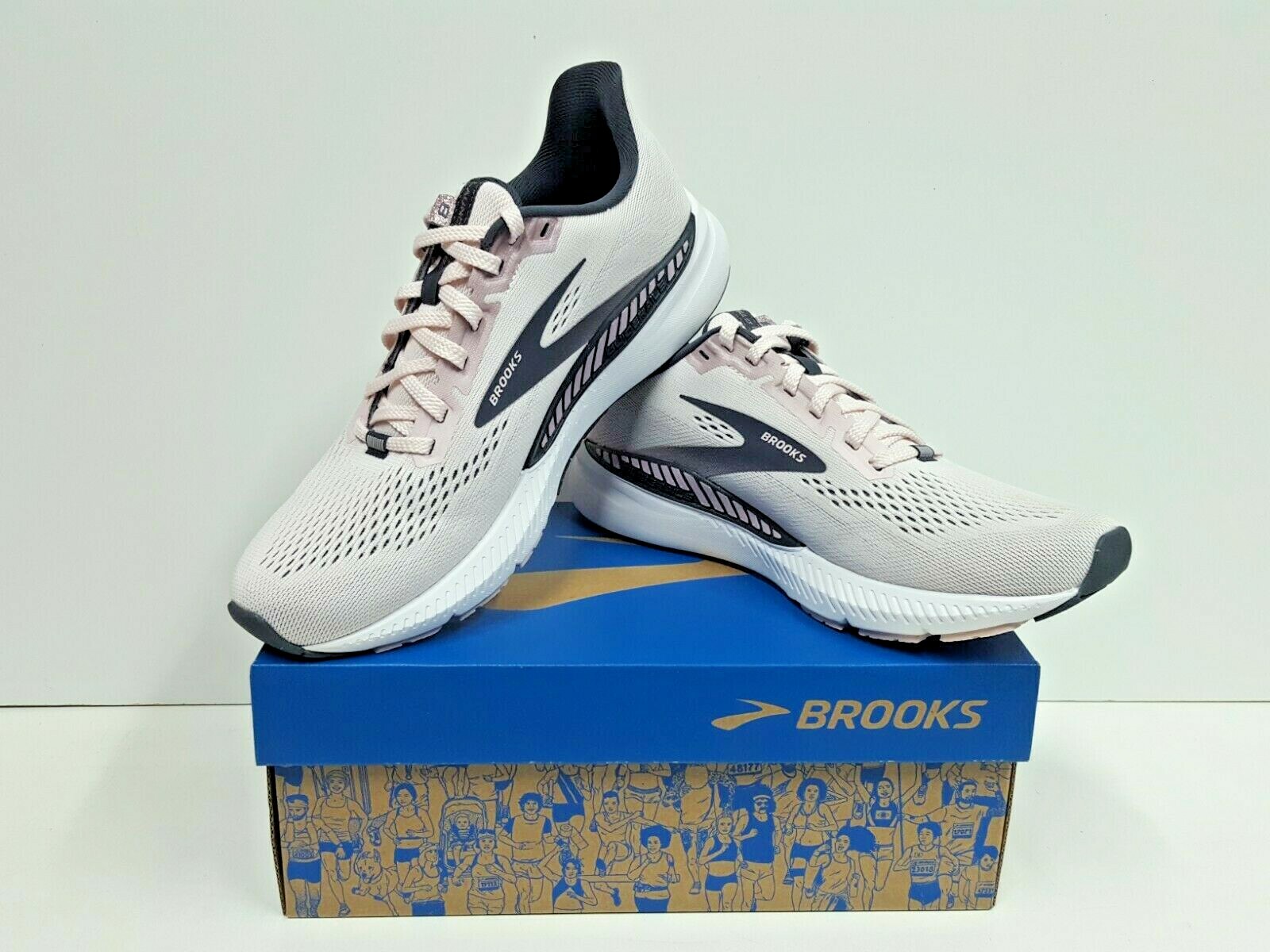 brooks launch 8 women's