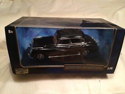 Mercedes Benz 300 C Limousine Adenauer Ricko 32102 1/18 scale
