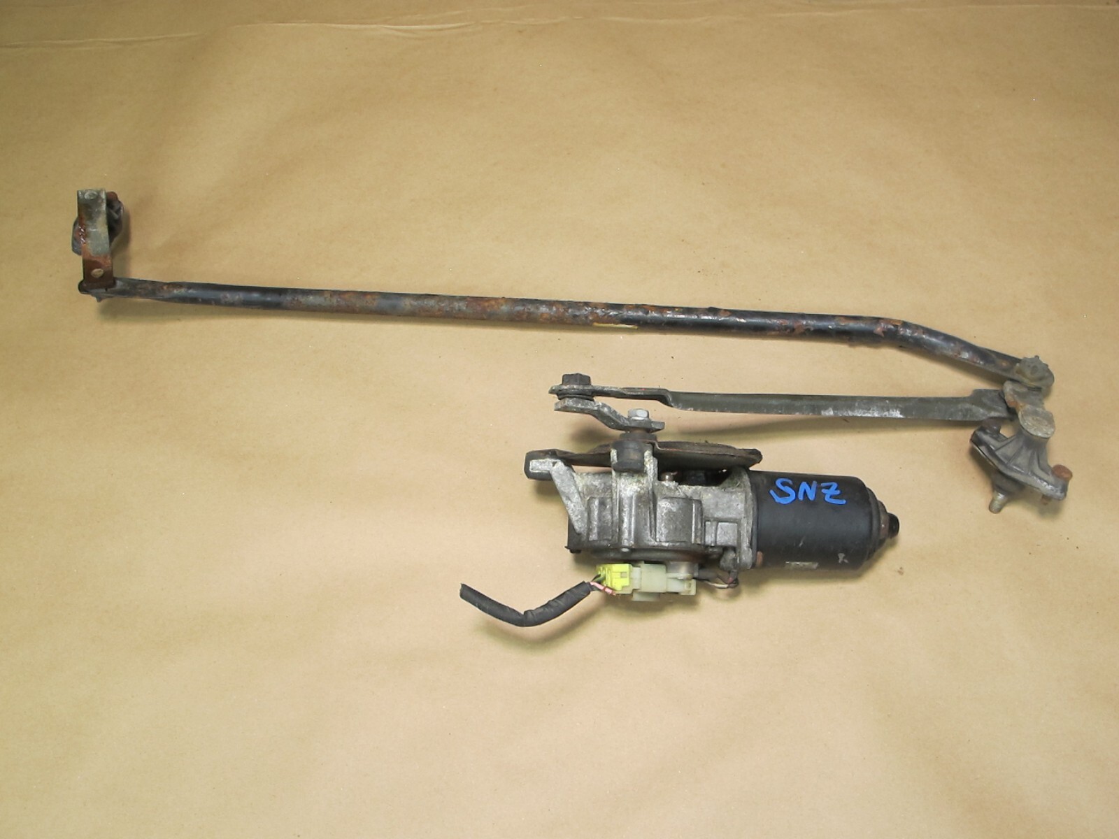 🥇84-89 NISSAN Z31 300ZX WINDSHIELD WIPER TRANSMISSION