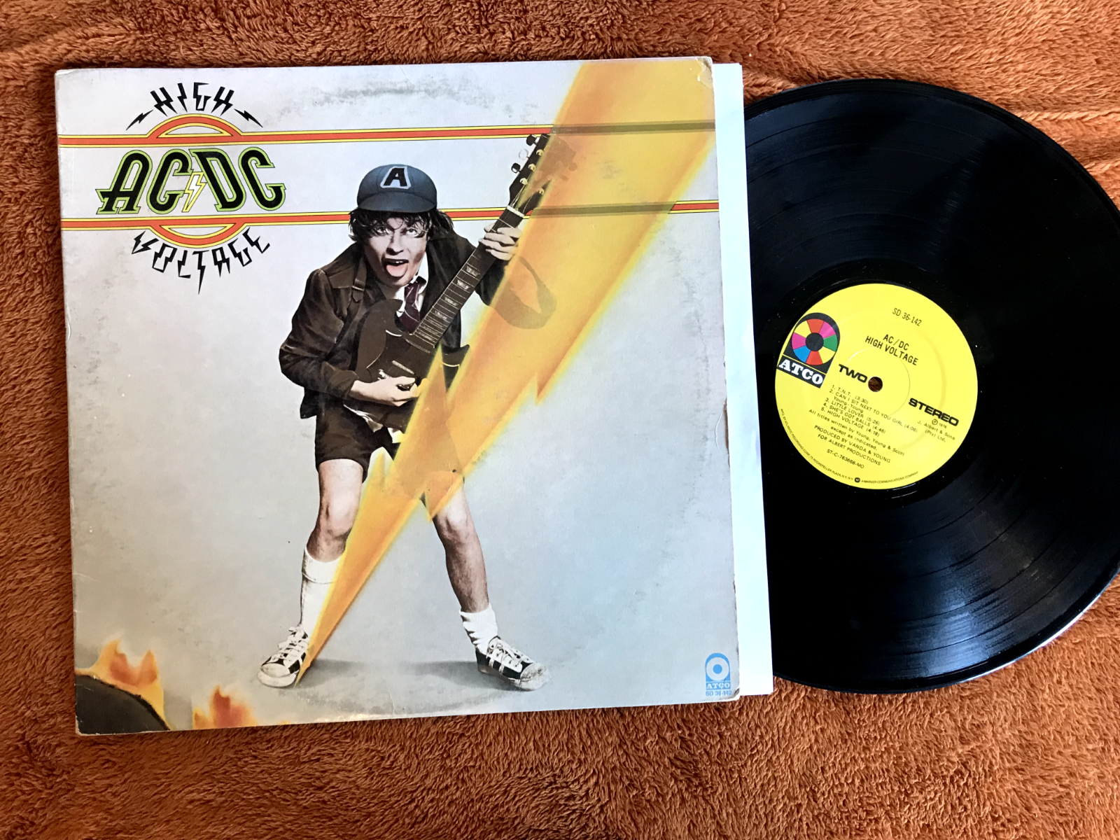 AC/DC High Voltage LP Vinyl Original 1976 ATCO SD 36-142 AC/DC High Voltage LP Vinyl Original 1976 ATCO SD 36-142