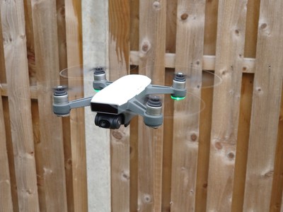 DJI Spark Drone - Alpine White - With controller and accessories