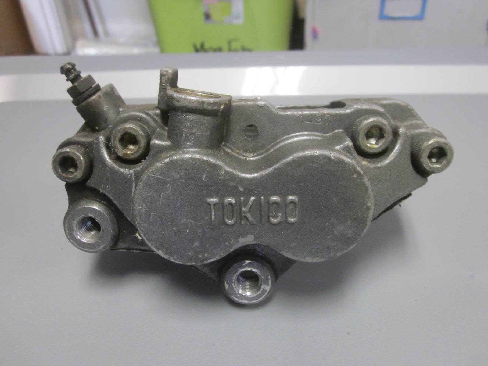 Tokico Front Left Brake Caliper Fits: Kawasaki ZX600 ZX750 Tokico Front Left Brake Caliper Fits: Kawasaki ZX600 ZX750