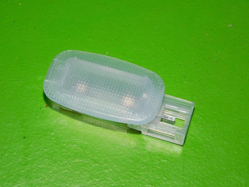 06-11 CLS 550 63 W219 OEM interior light lamp glovebox visor ONE