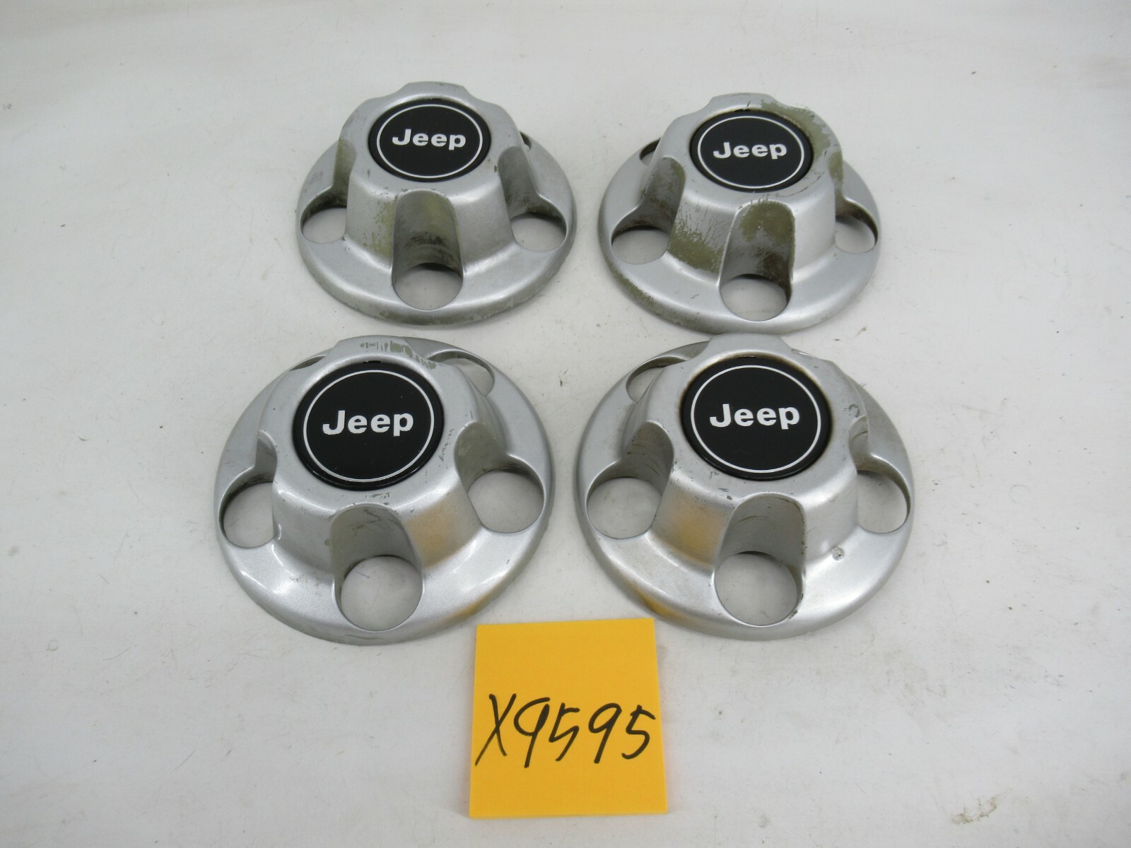 Jeep Center Caps Hubcaps Cherokee Grand Wrangler 52057619 52057618 OEM