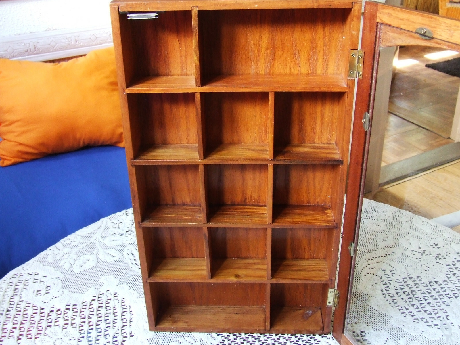 WOOD GLASS CURIO CABINET WALL HANGING,18