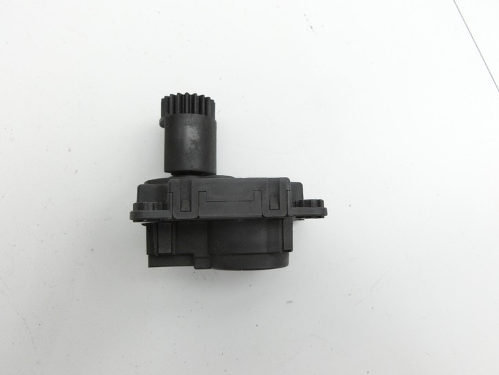 Citroen C4 Cactus 14-18 Luftklappenstellmotor Stellmotor Pos.1  - Bild 3