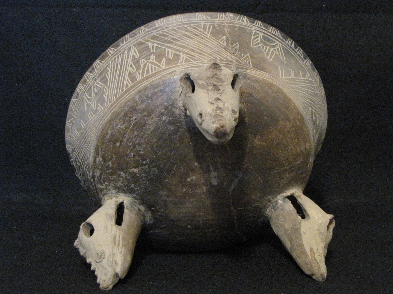 Pre Columbian, Pottery, Costa Rican, Nicoya. Tripod Bowl, E/L Po Cl 900 1500 AD