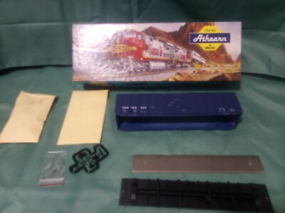Athearn Ho Scale Pullman Standard 5344 cu. ft Boxcar ( CNW) New Old Stock