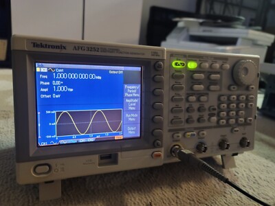 Tektronix AFG3252 Arbitrary WaveForm Generator 2-Channel, 240MHz