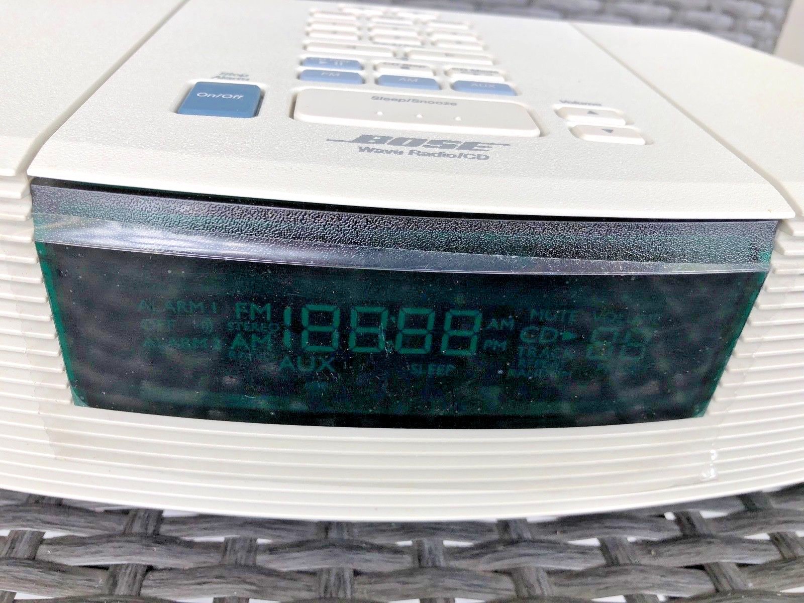 BOSE WAVE RADIO CD PLAYER, MODEL AWRC-1P, REMOTE, DEMO DISC, VERY GENTLY USED