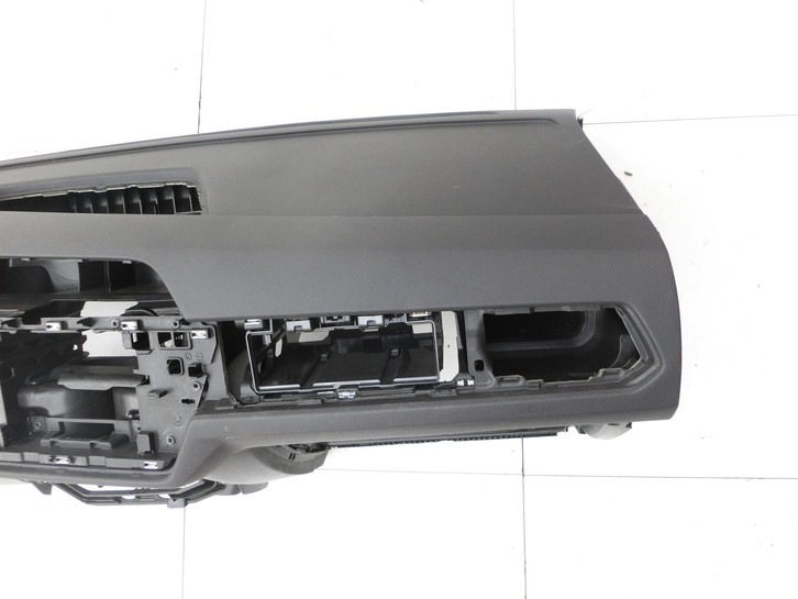 VW Touran II 5T 15-22 Armaturenbrett Panel komplett VW Touran II 5T 15-22 11.03.2016 5TB858089 gebraucht Vorschau 3