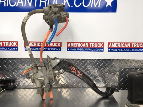 2016 Peterbilt 579 Brake Pedal Assembly P/N G90-1174-201131110 & Bendix K066311