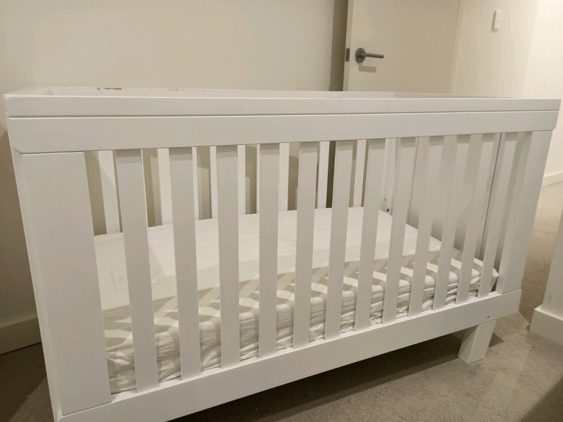 boori urbane lucia cot