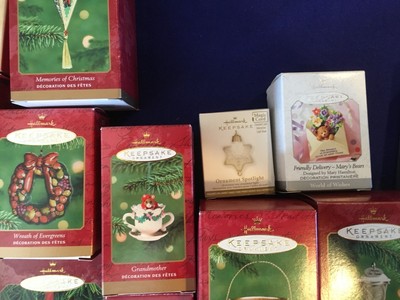 BIG LOT OF 15 HALLMARK ORNAMENTS EXCELLENT IN BOX