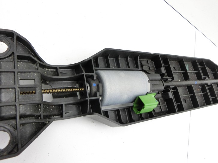 BMW F01 750iX 08-12 Stellmotor für Elektrische Sitzverstellung Rechts Vorne BMW F01 750iX 08-12 09.06.2011 7068045... Vorschau 2