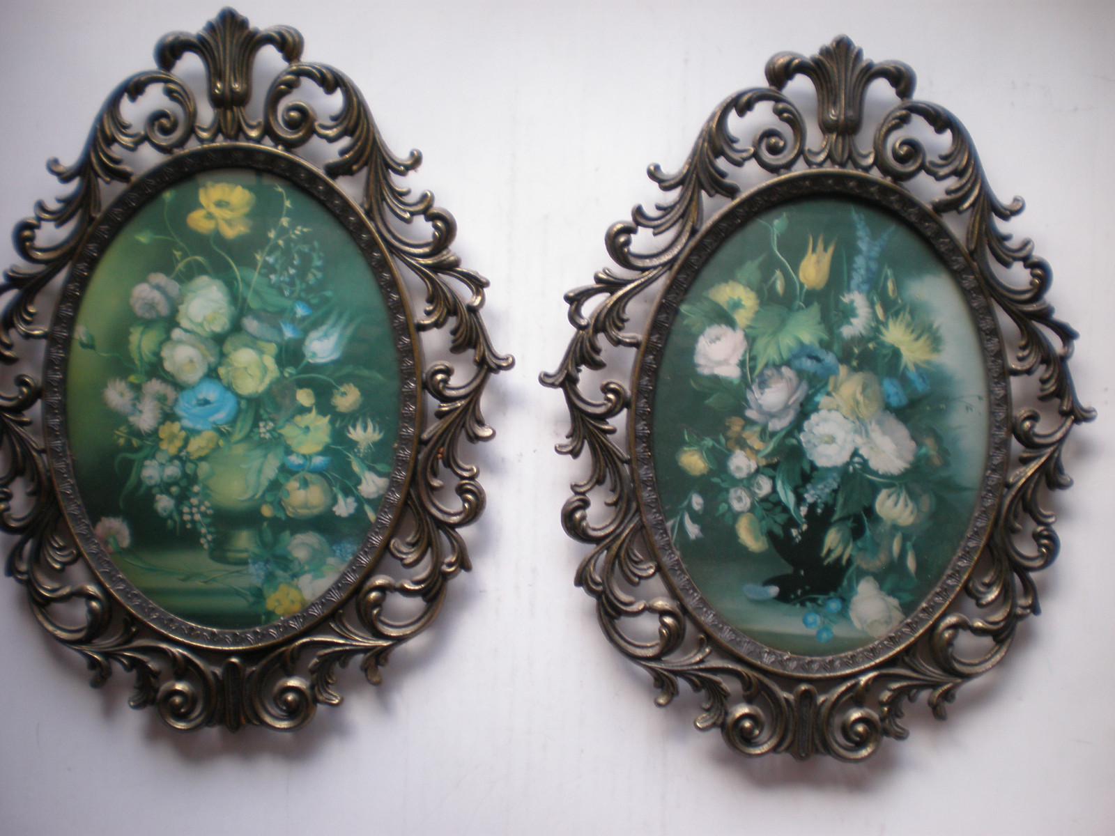 Vintage Ornate Oval  Picture Frames Convex Bubble Dome Glass 10 1/2