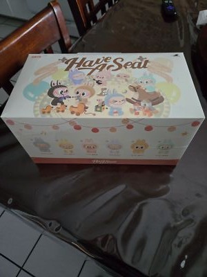アイドル THE MONSTERSHave a Seat 1box s-l400.jpg