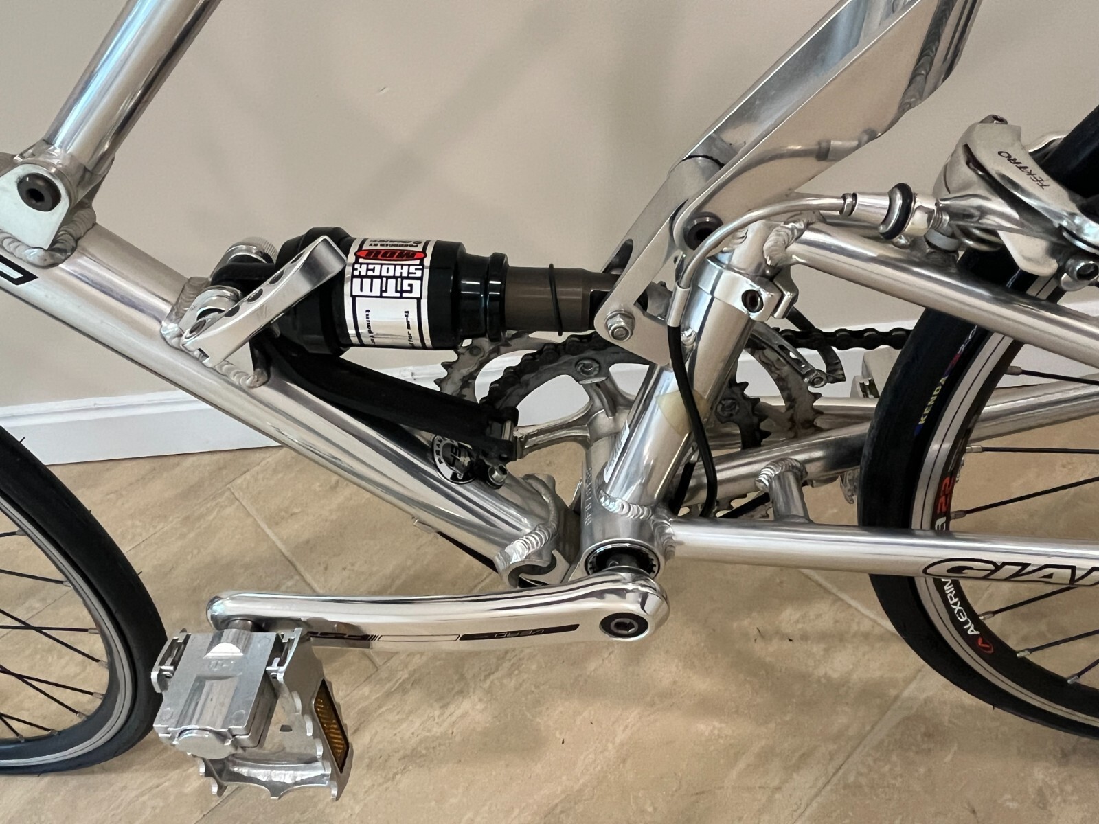 Giant MR-20 & MR-4 Folding Full-suspension Road Bike