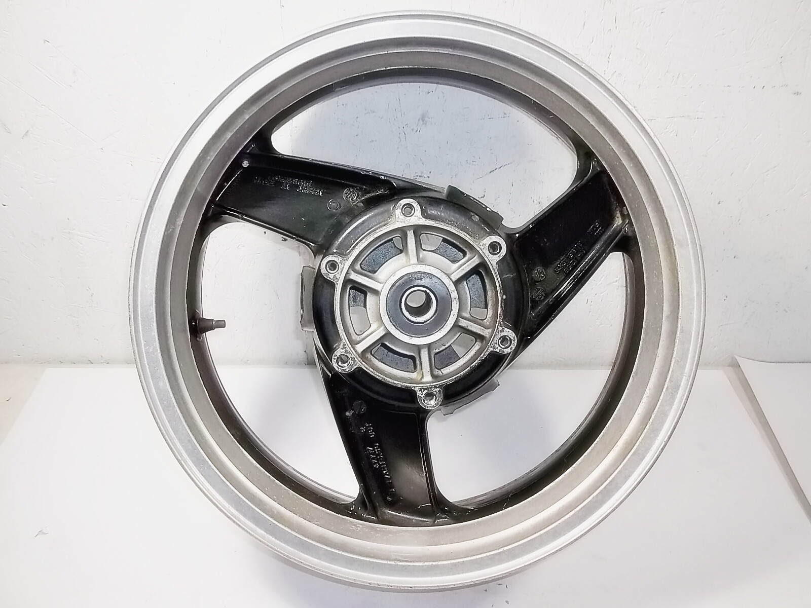 KAWASAKI 92 93 ZX1100 NINJA ZX11 REAR WHEEL RIM 41073-1464