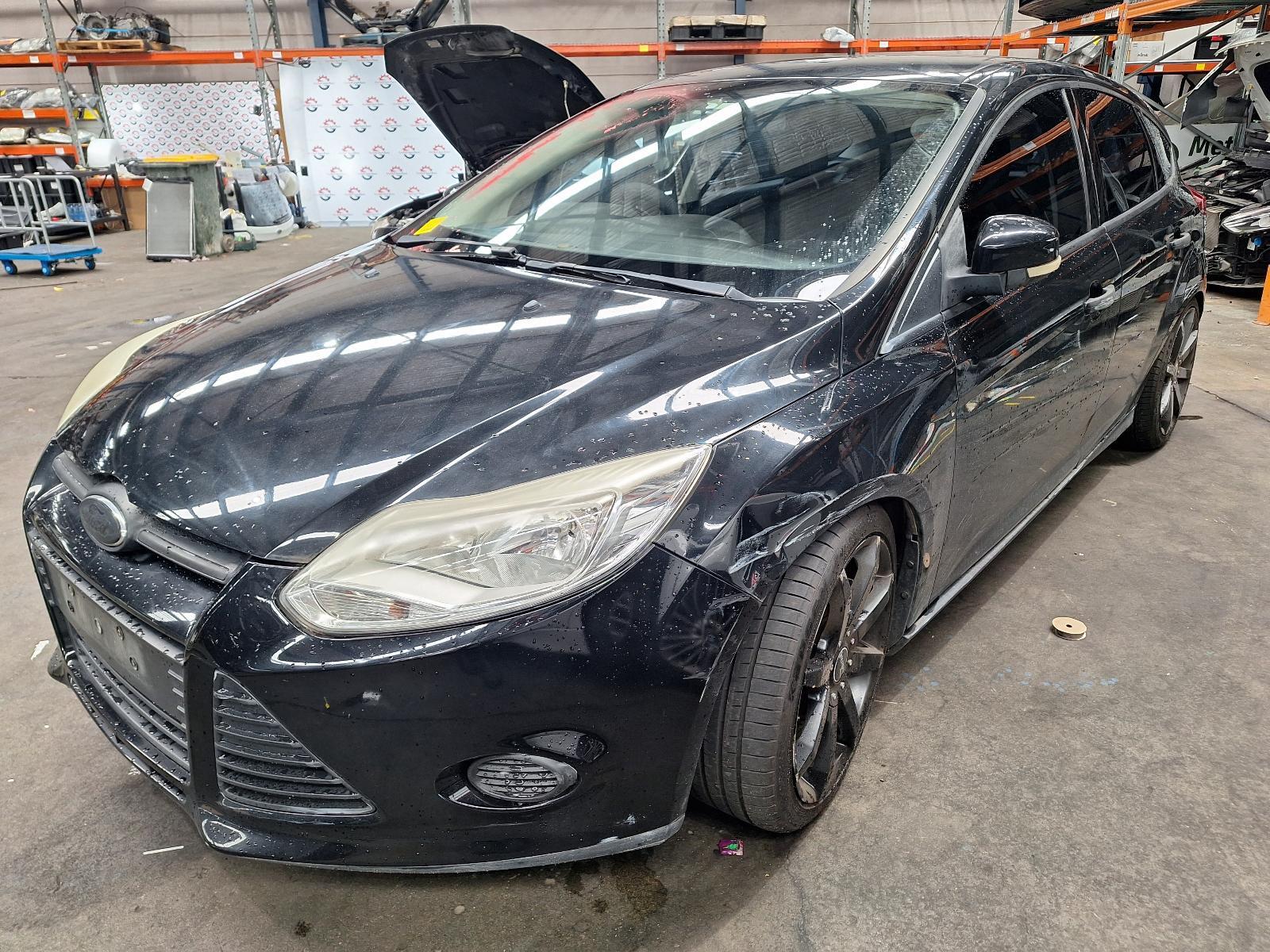 FORD FOCUS LW 08/2012-08/2015 LEFT HEADLAMP HALOGEN TYPE CHROME INSERT