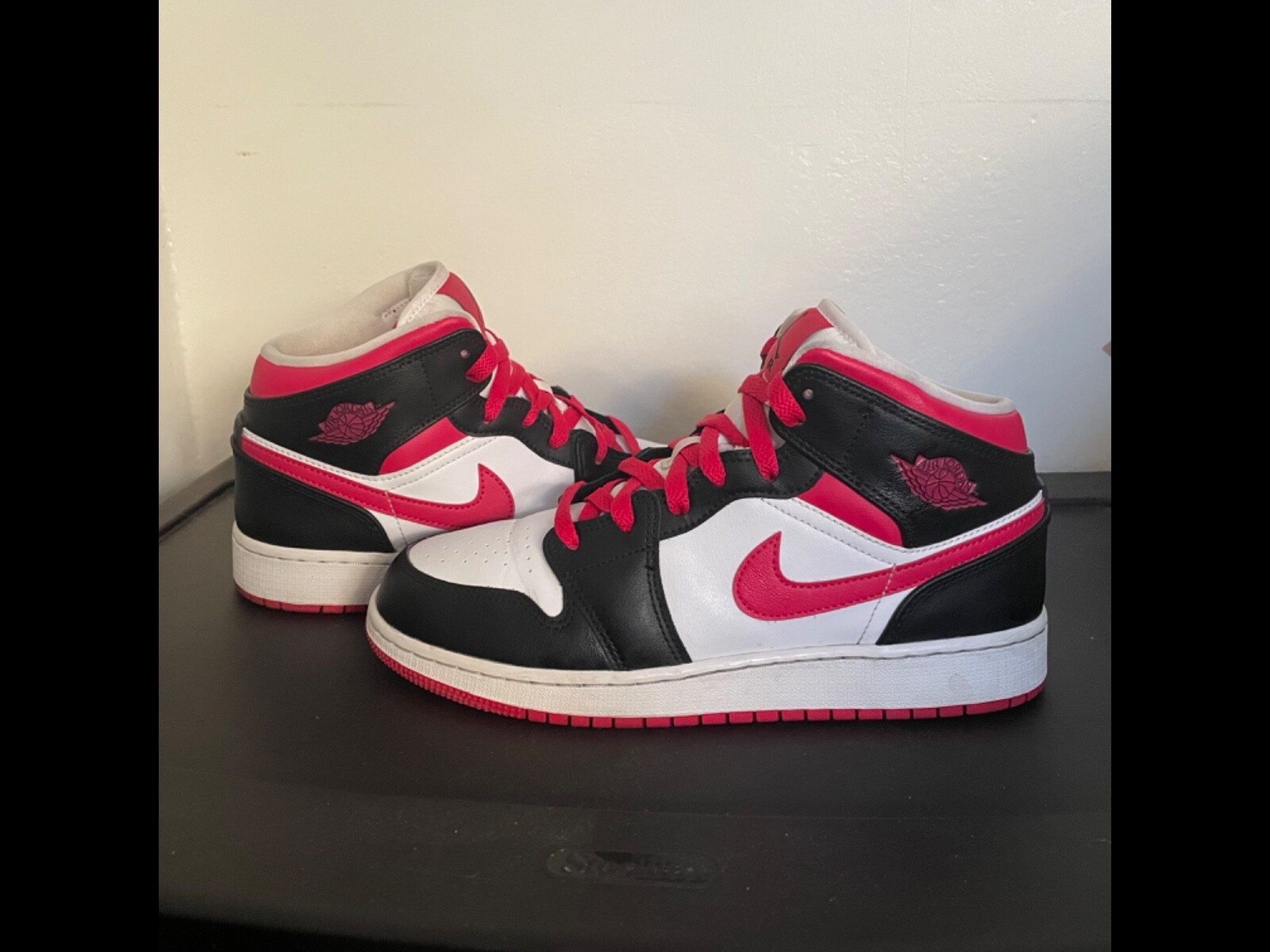 jordan mid very berry