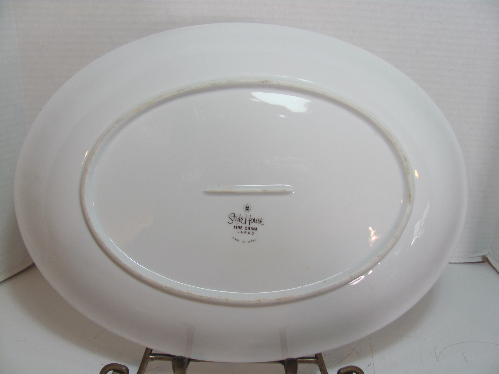 STYLE HOUSE FINE CHINA LARGO 14 INCH SERVING PLATTER