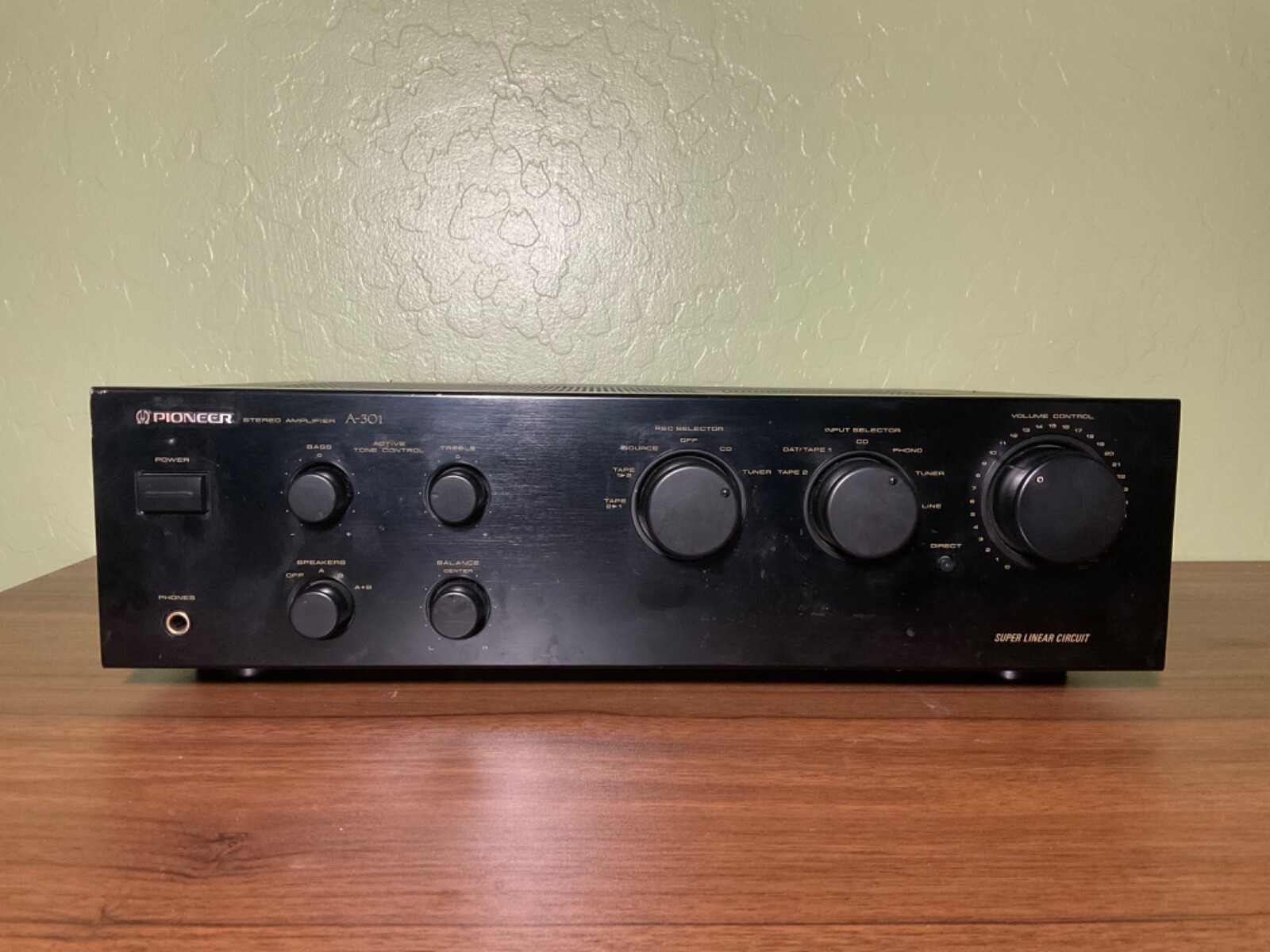 Vintage Pioneer A-301 Integrated Stereo Amplifier Made In Vintage Pioneer A-301 Integrated Stereo Amplifier Made In