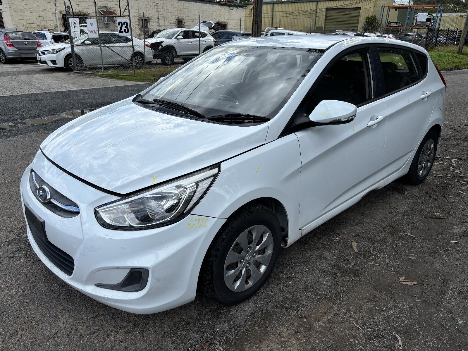 2016 Hyundai Accent LEFT GUARD RB NON INDICATOR TYPE 05/11-12/19 11 12 13 14 15 16 image 2