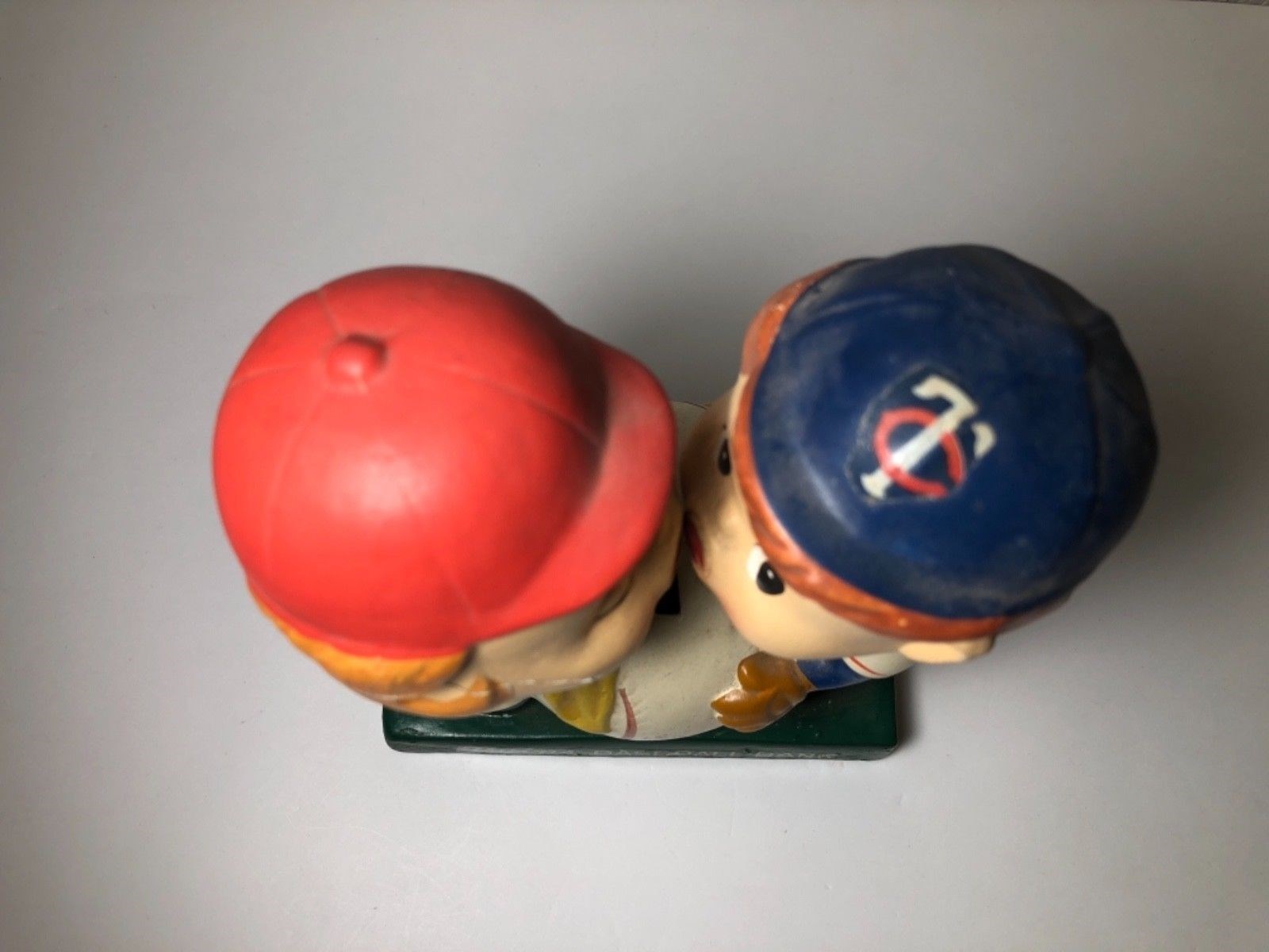 Vintage Minnesota Twins Kissing Bobble Head Baseball Bank Nodder    1962?   RARE