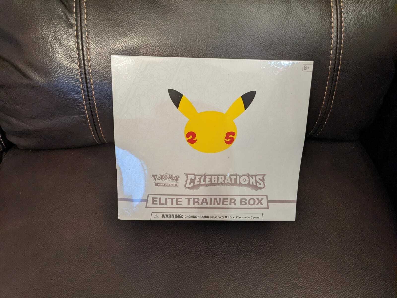 ポケモン Celebrations Elite Trainer Box Amazon.com: Pokemon Trading Card Game: Celebrations Elite