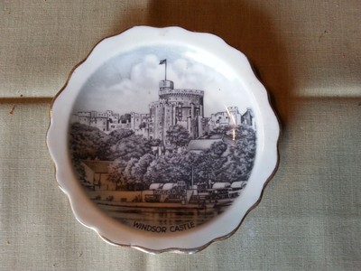 Vintage WINDSOR CASTLE DISH ROYAL STANDARD ENGLAND ANTIQUE