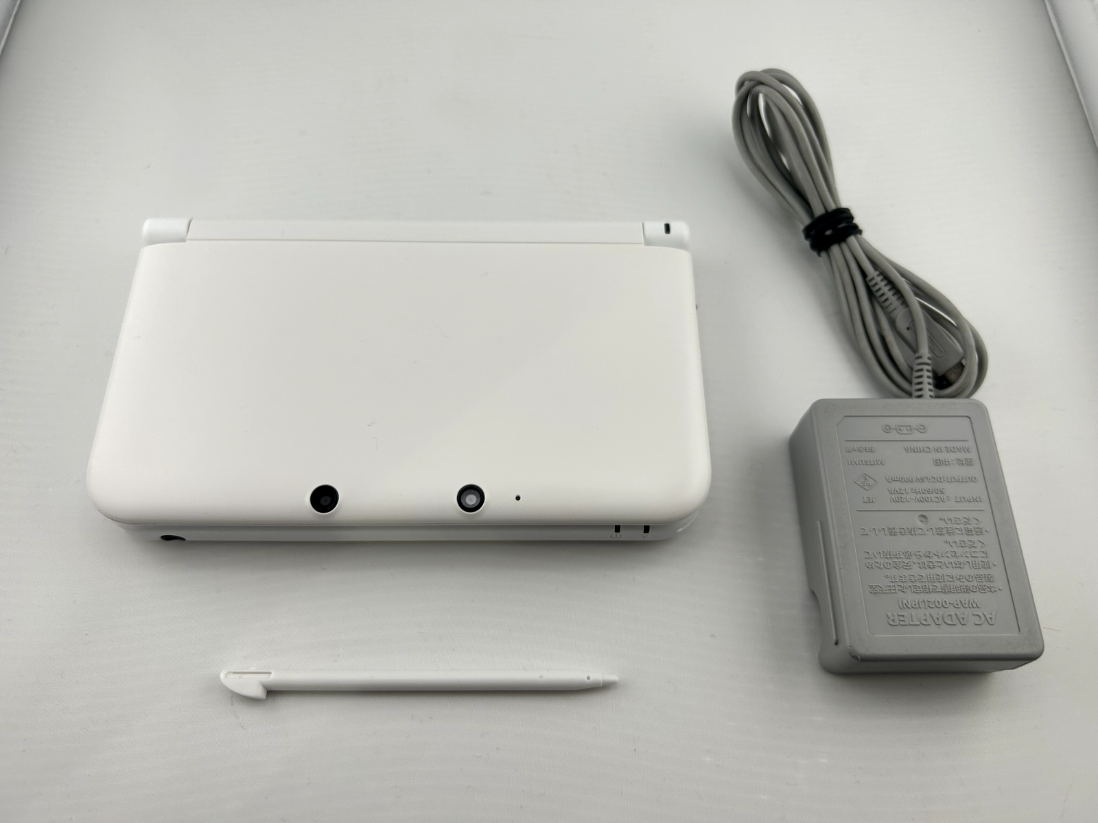 ３ds S-rank] Nintendo 3DS LL XL console White with Charger/Stylus