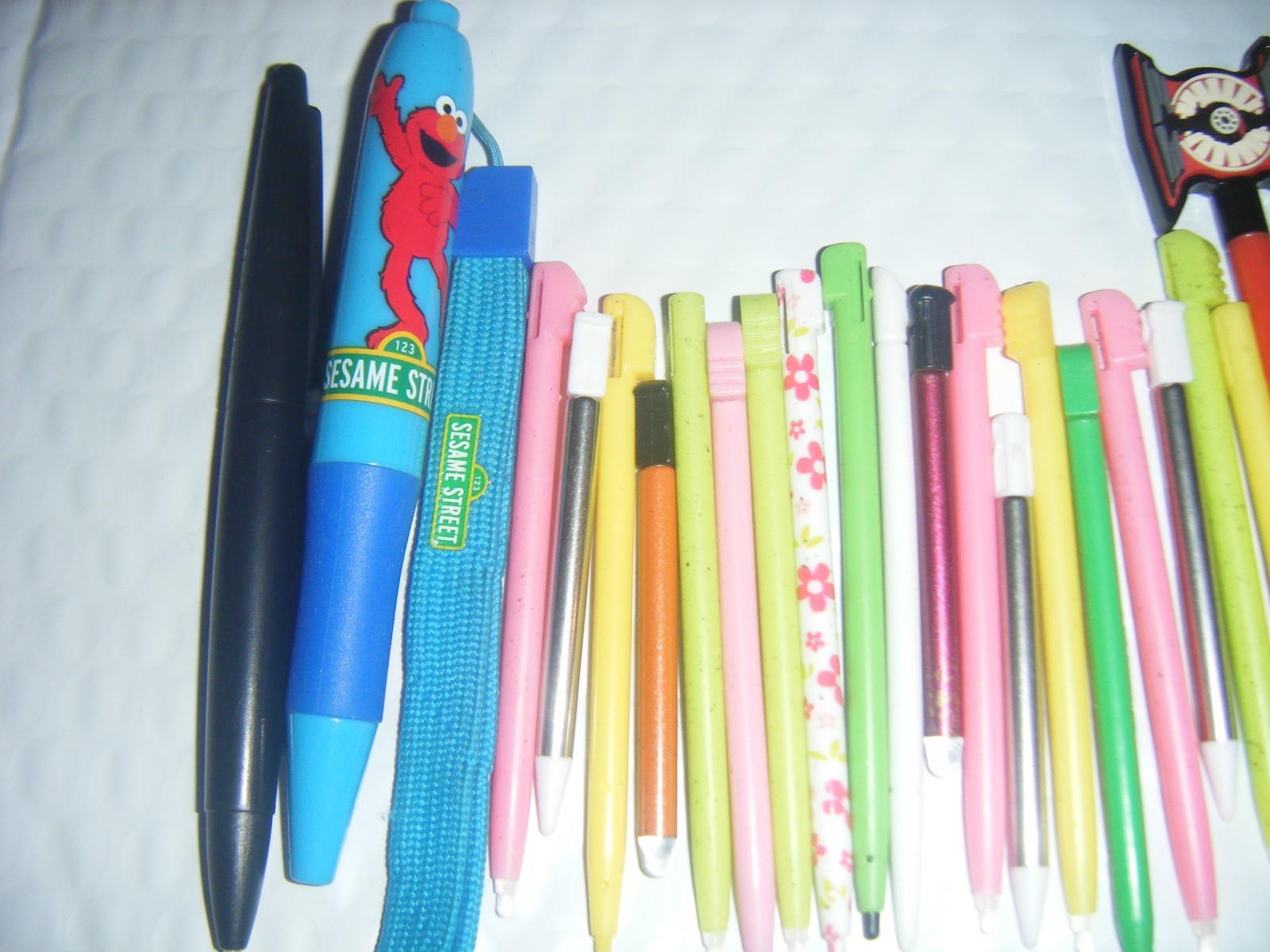 Lot of 30 Nintendo DS 3DS Stylus ELMO Star Wars yellow black red orange blue