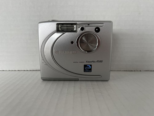 FUJIFILM FinePix 4500 シルバー FUJIFILM FinePix 4500 Compact Digital Camera Silver Rare