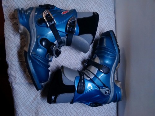Scarpa T2  Ski Boots 75 MM Code 230 pre owned discounted rate. 3 pin. Beautiful