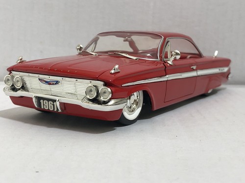 ミニカー JADA TOYS 1/24 1961 CHEVY IMPALA Jada 1:24 1961 Chevrolet Impala Vintage Classic High