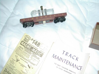 Ribbonrail Track Cleaning Car for Standard Two-Rail Track - HO Scale Model