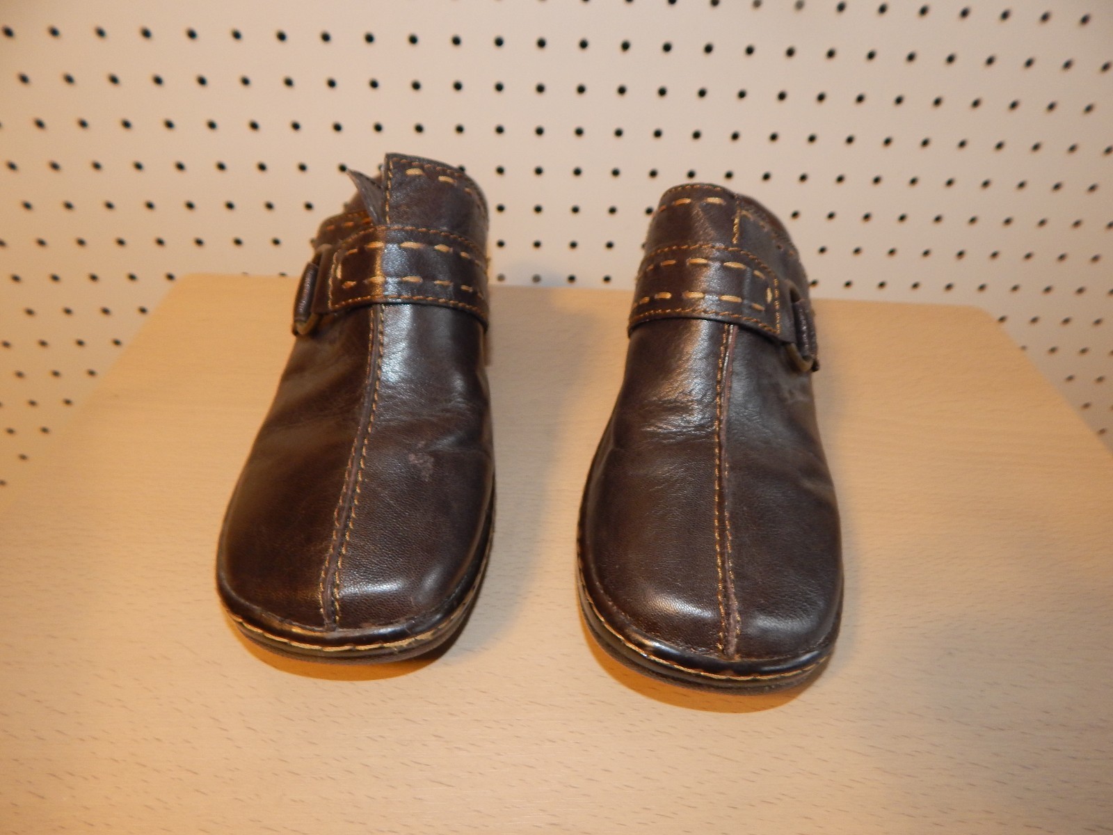 Womens b.o.c Born Concept shoe clogs - leather - size 9 - # BC6735 - brown