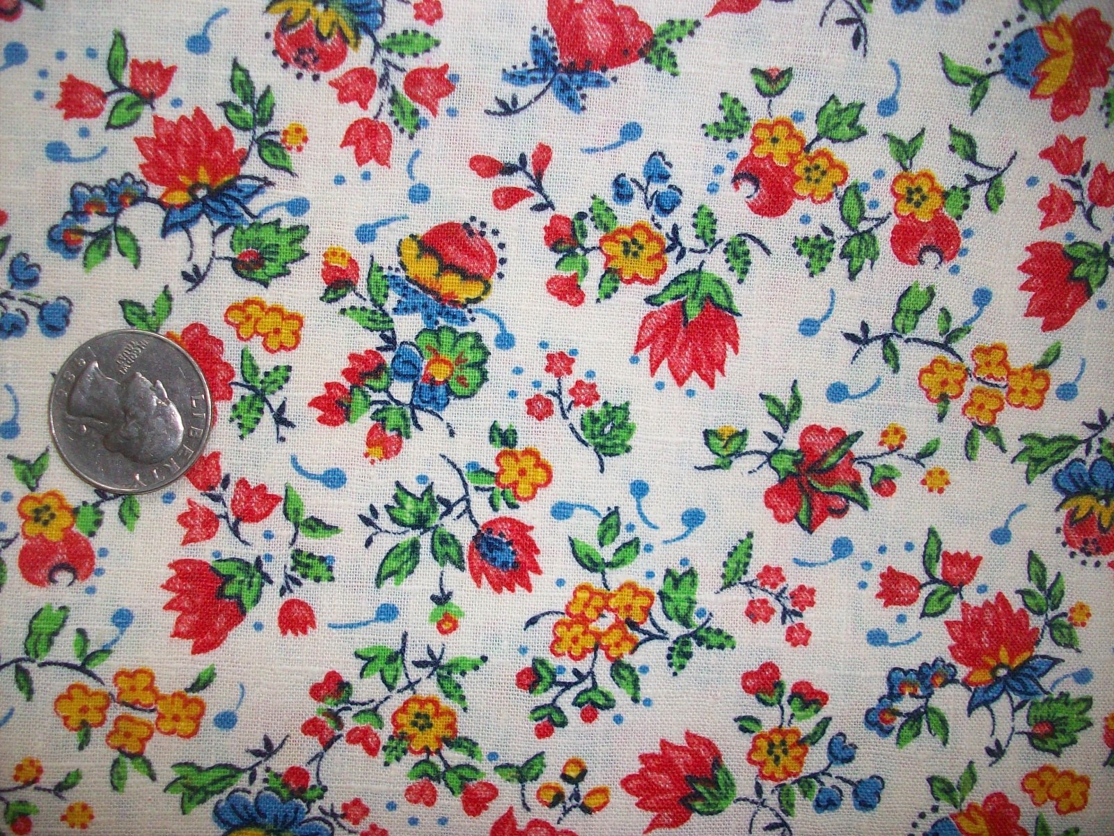 Vintage Unbranded Floral Cotton Slub Textured Fabric 3 1/2 yards