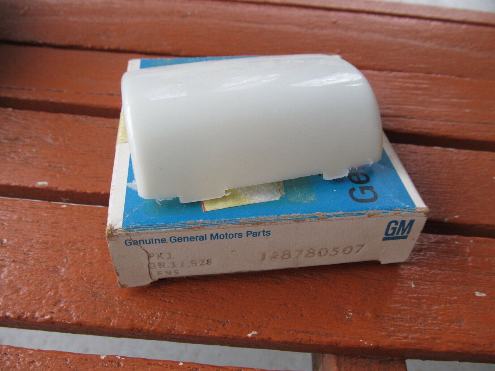 Genuine OEM GM Pat - F Lens 08780507 - Pats Ovestock