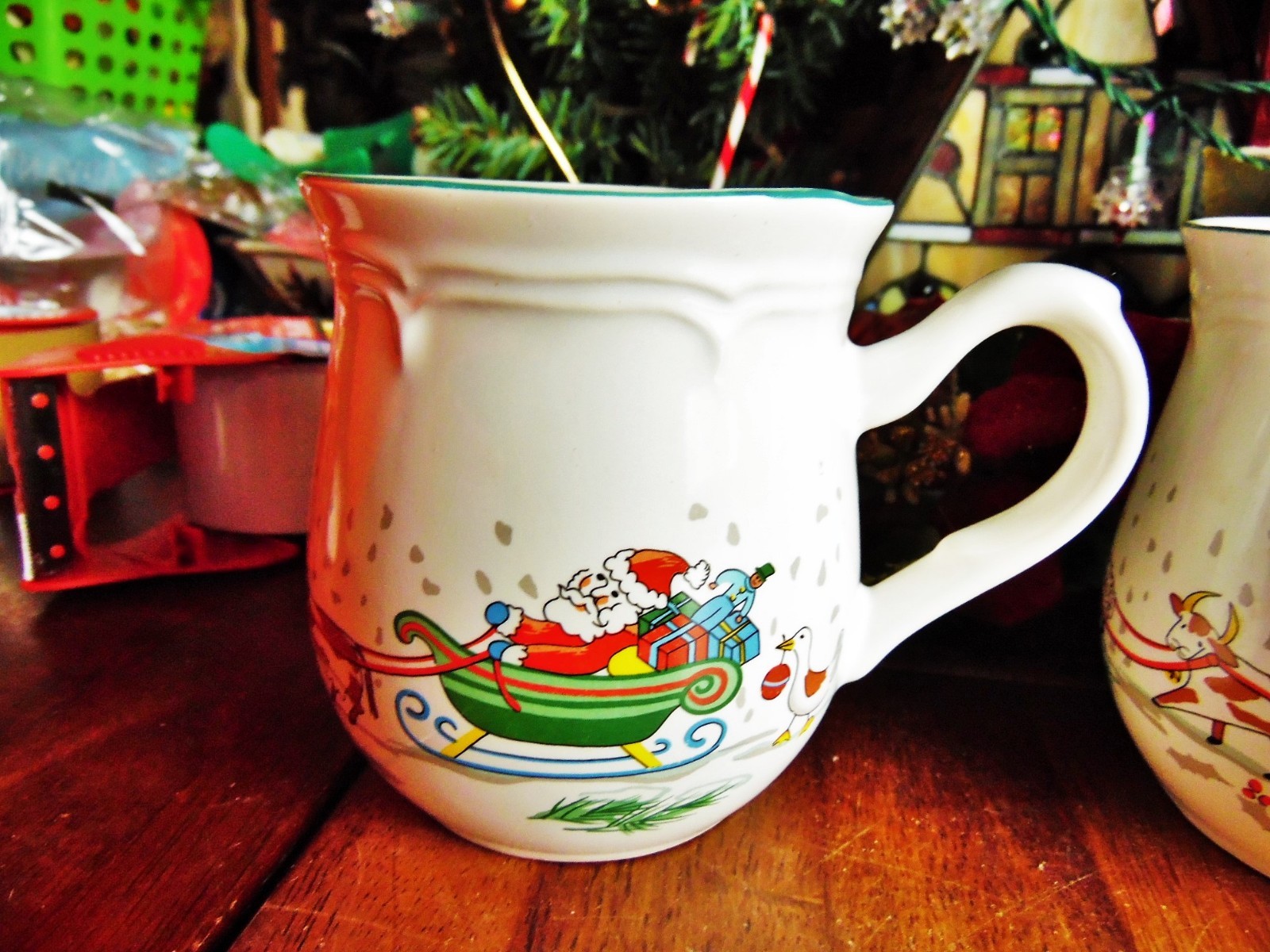 4 NEW OTHER INTERNATIONAL CHINA COUNTRY CHRISTMAS LARGE MUGS 4