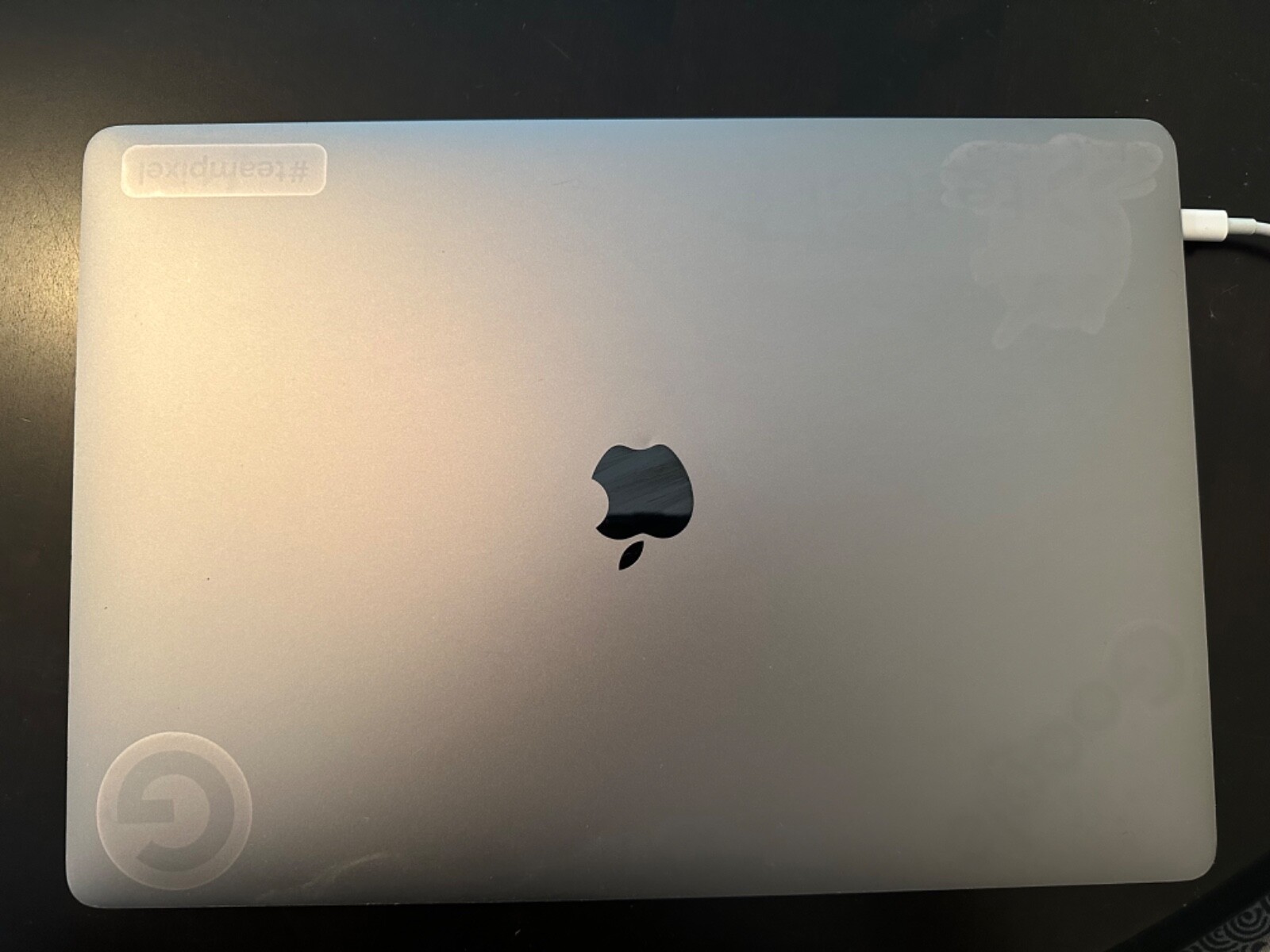 2017 MacBook Pro 15inch core i7 silver intel HD Graphics 2017 MacBook Pro 15inch core i7 silver intel HD Graphics