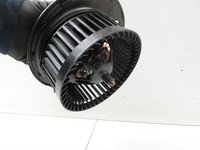 VW T-Roc A1 17-21 Gebläsemotor Lüftermotor Heizungsgebläse VW T-Roc A1 17-21 24.11.2020 5Q1819021H MT78709C gebraucht Vorschau 4