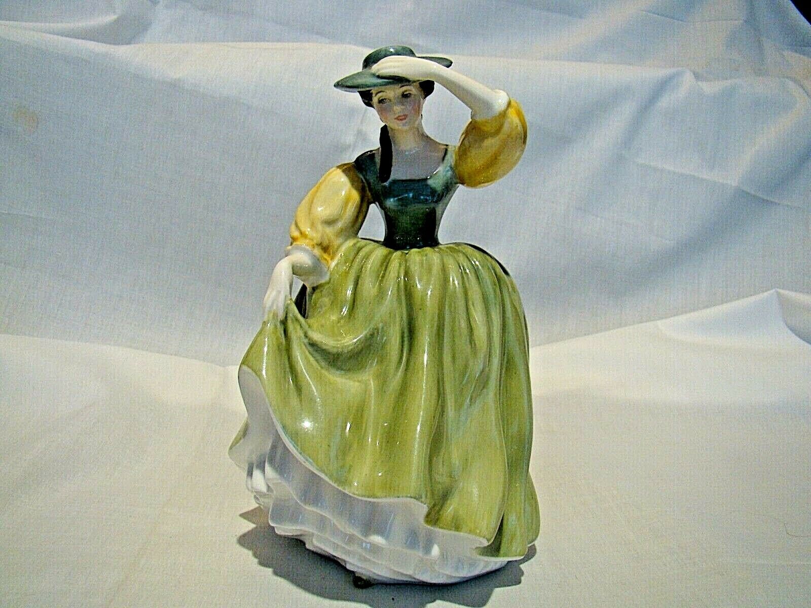 Royal Doulton Figurine Buttercup HN2309, 7 1/4 Royal Doulton Figurine Buttercup HN2309, 7 1/4